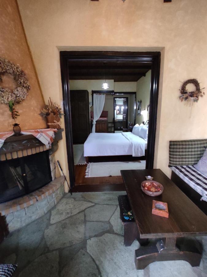 Xenonas Brizi Otel Eláti Dış mekan fotoğraf