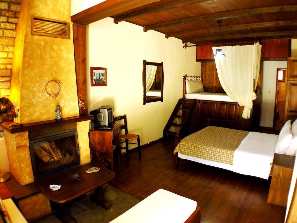 Xenonas Brizi Otel Eláti Oda fotoğraf